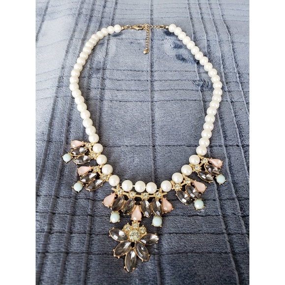 Jewelry - Pearl Bib Necklace